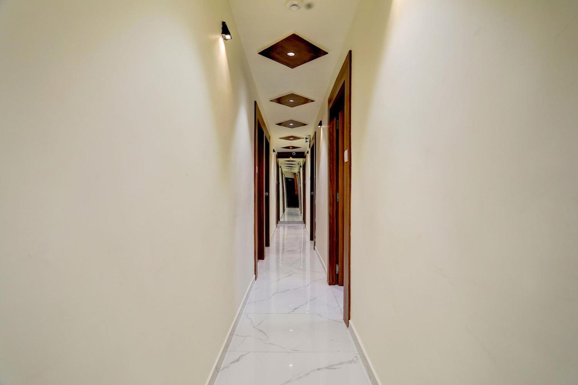 Hotel O Sun Light Ahmedabad Exterior foto